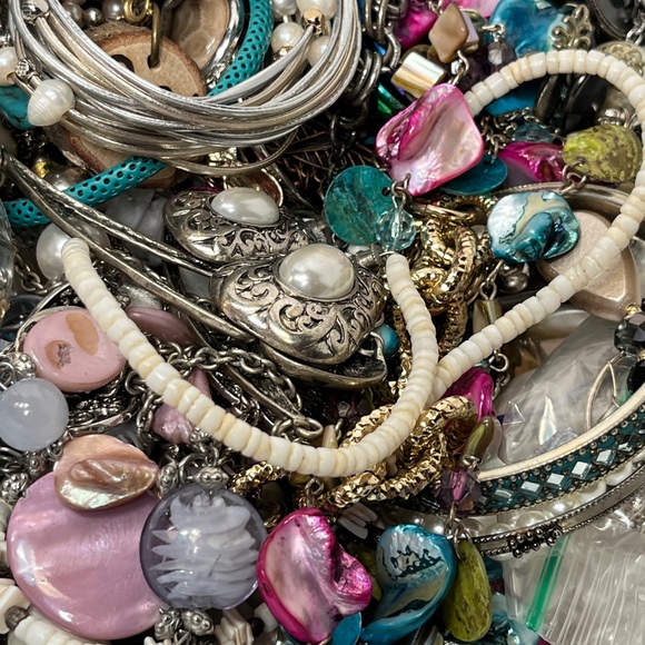 Vintage to Modern Jewelry Lot All Wearable, Resell -No Junk- 4 pounds - See Pics - Picture 3 of 9